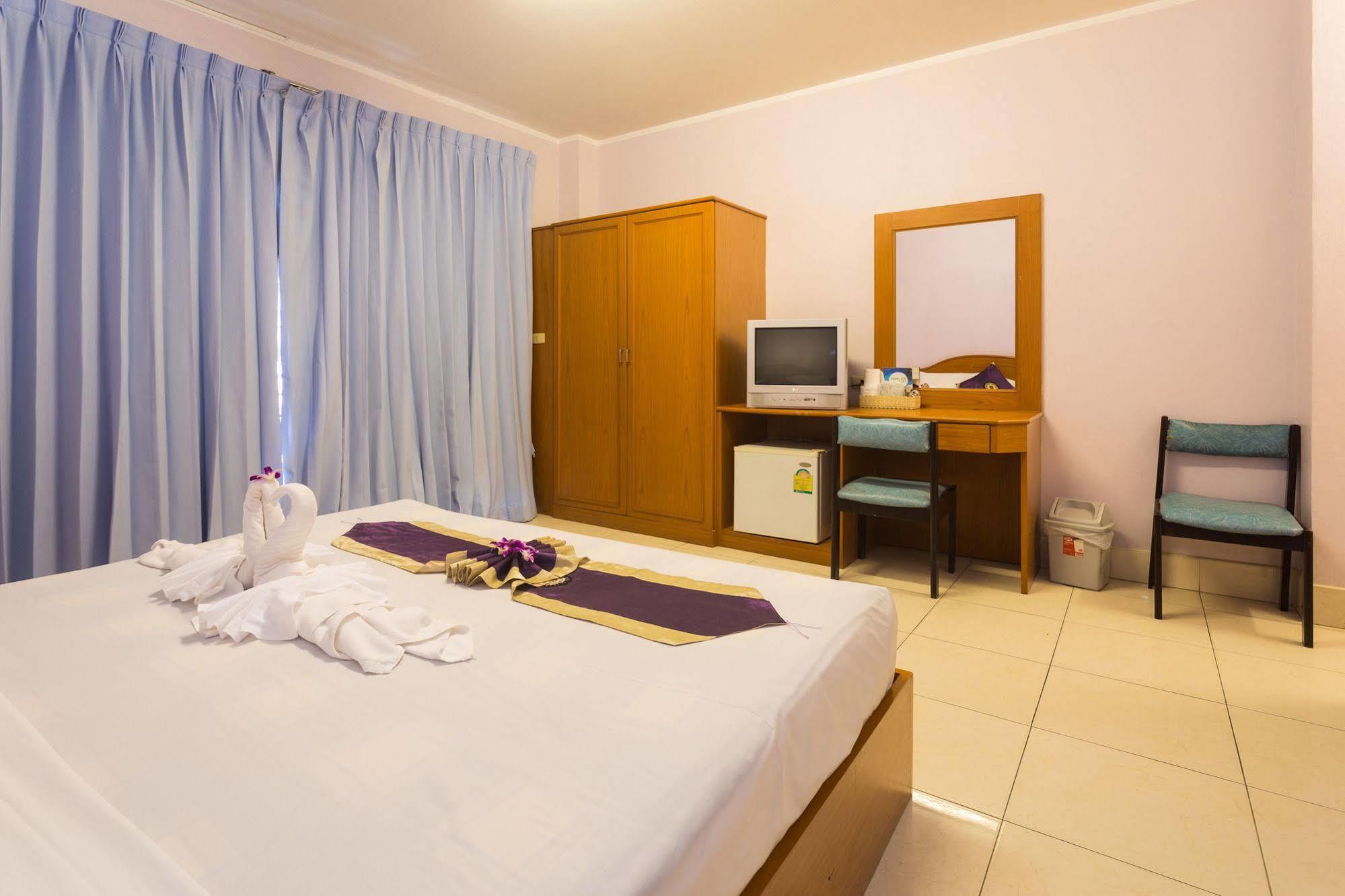 Guesthouse Belvedere Patong Exterior foto